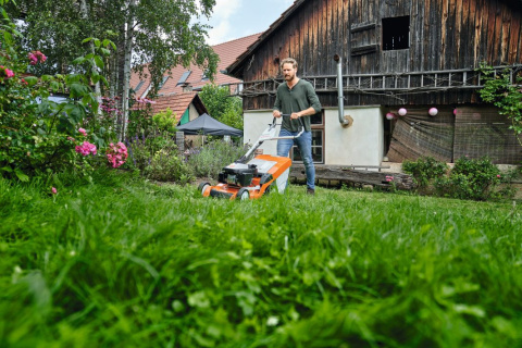 Kosiarka spalinowa RM 650 V / Odbiór osobisty Kosiarka spalinowa RM 650 V / Odbiór osobisty